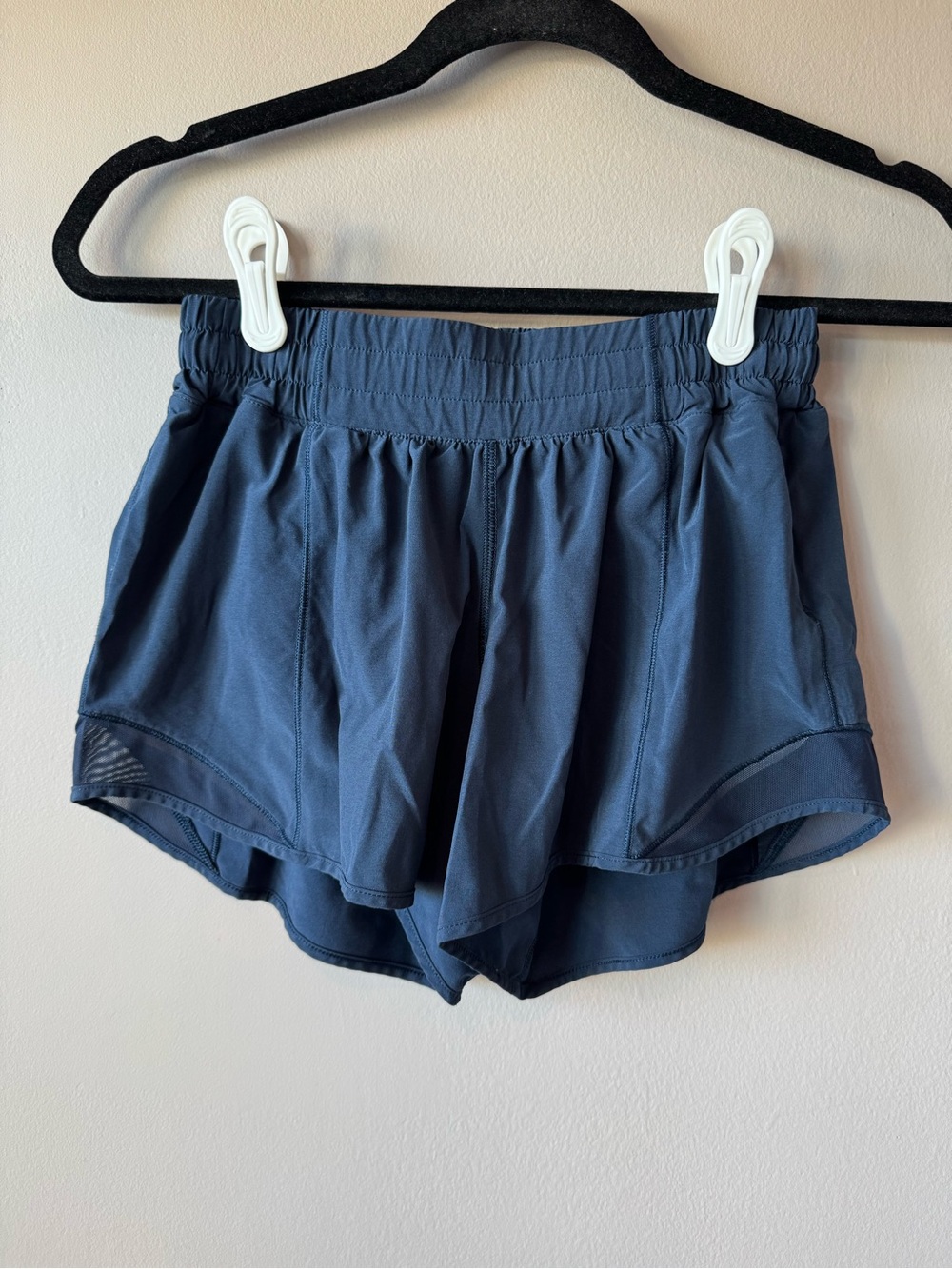 Lululemon Women’s Hotty Hot Shorts with Liner Navy Size 6